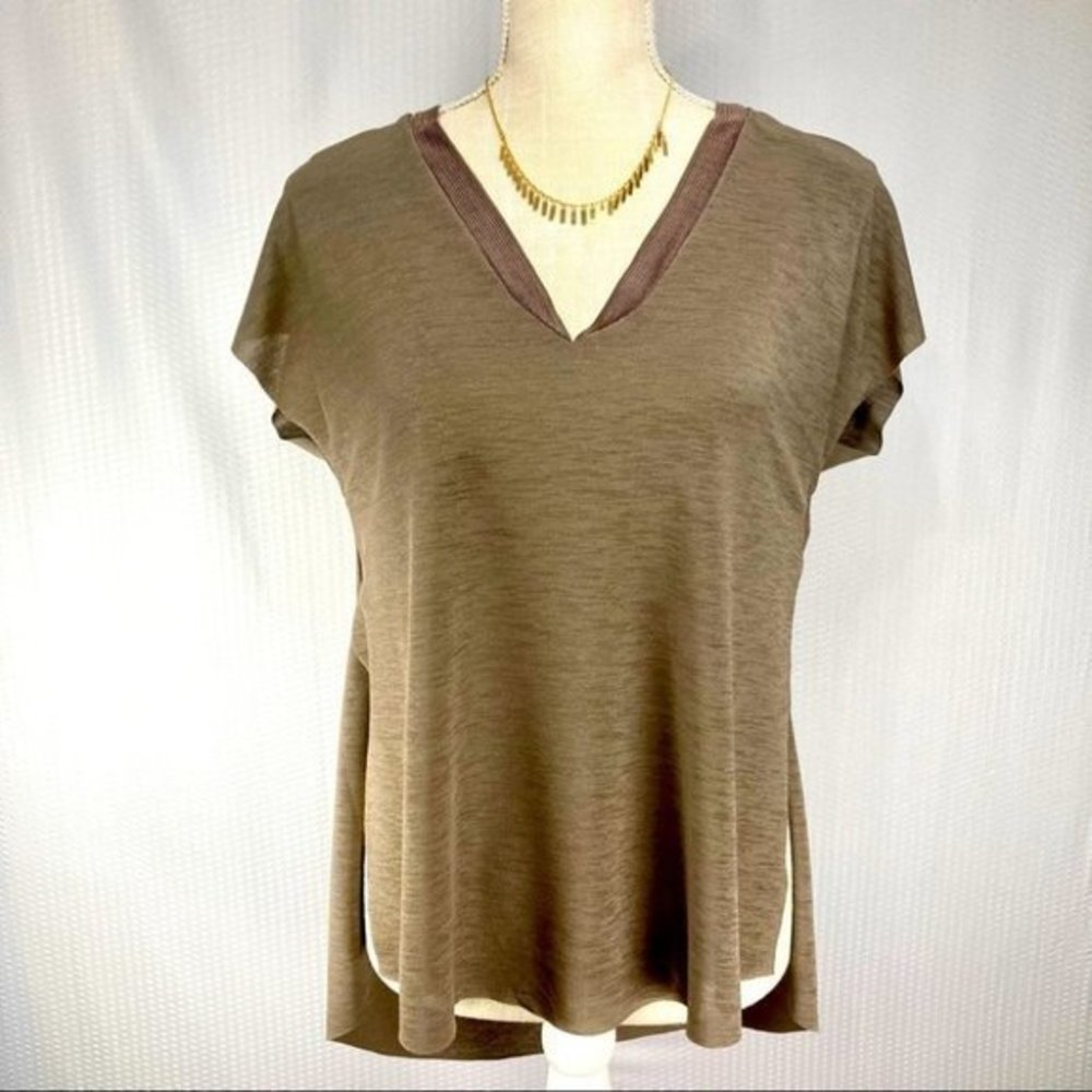Women's V-Neck Short Sleeve Top in Olive Brown